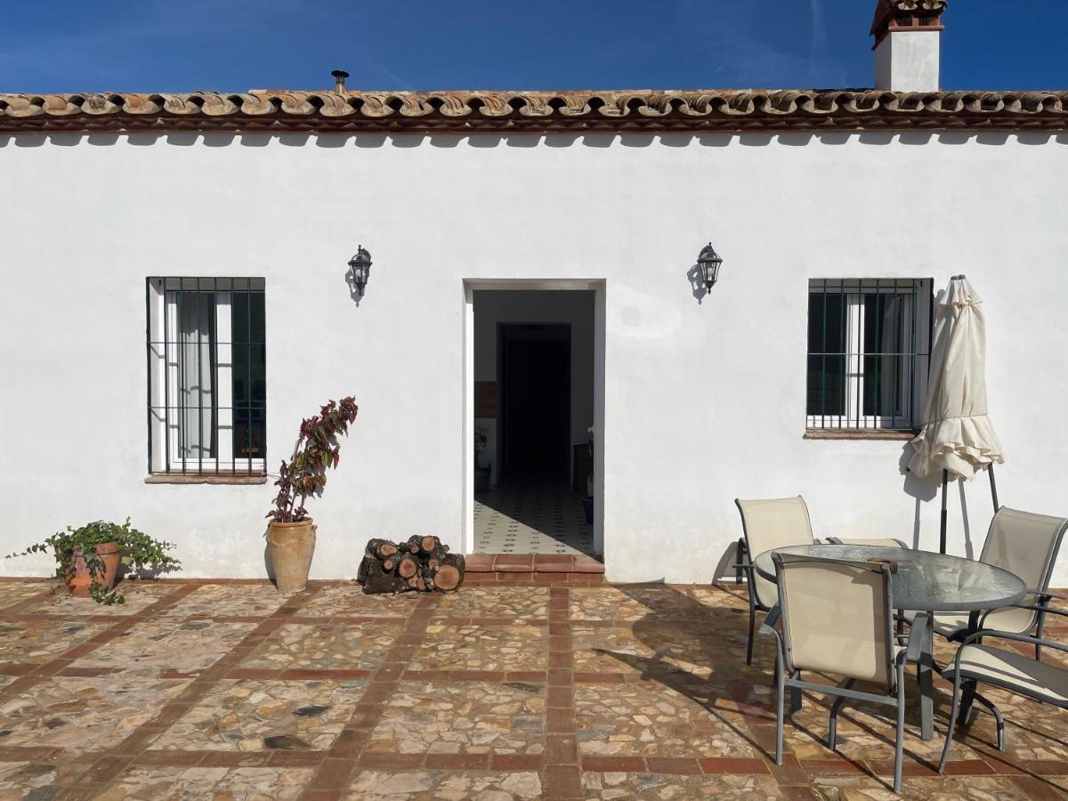 Cortijo Huerta Galindo Guest House Alanís Екстериор снимка