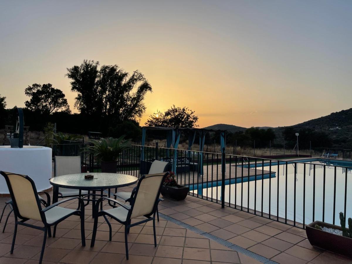 Cortijo Huerta Galindo Guest House Alanís Екстериор снимка