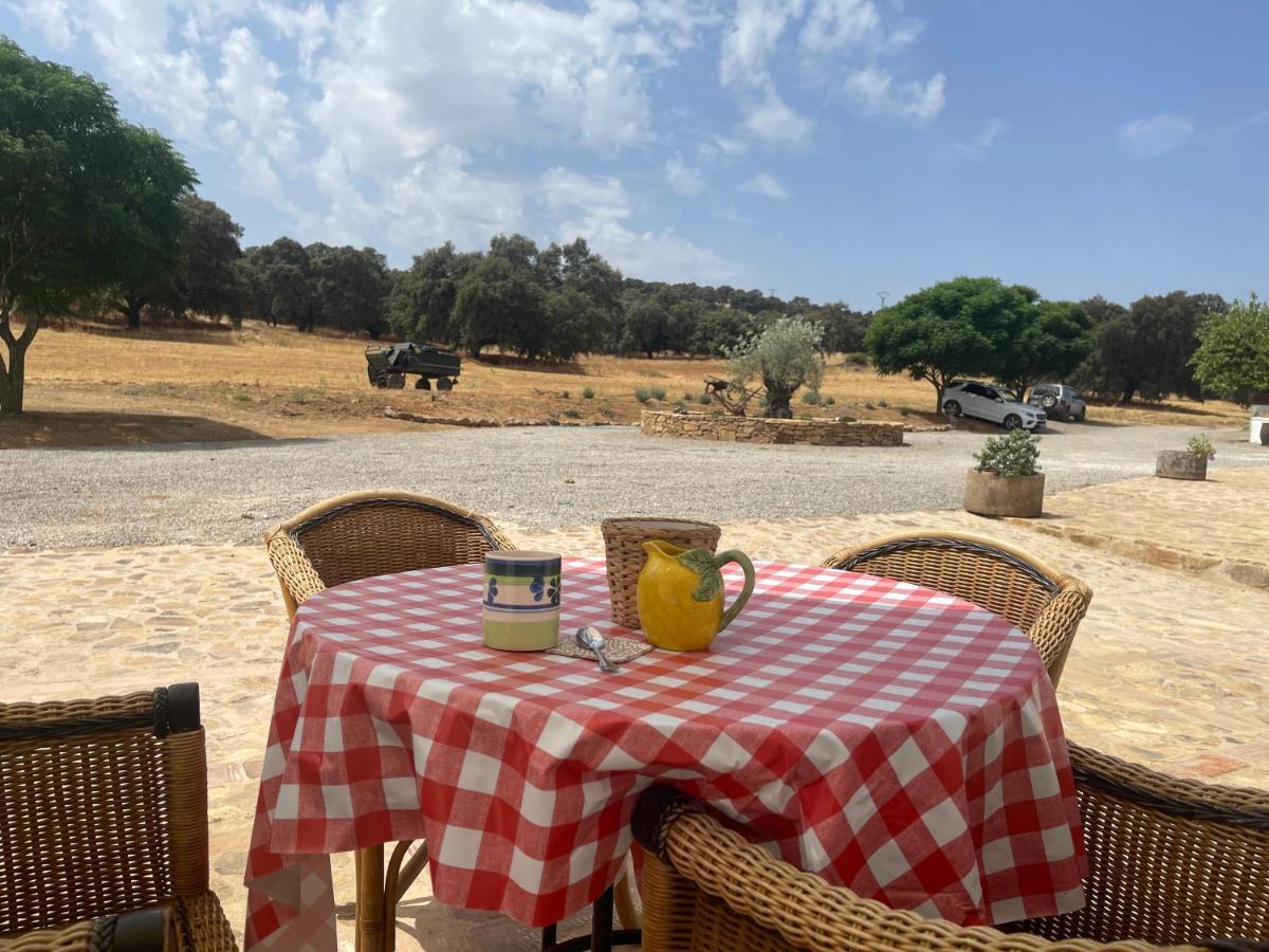 Cortijo Huerta Galindo Guest House Alanís Екстериор снимка