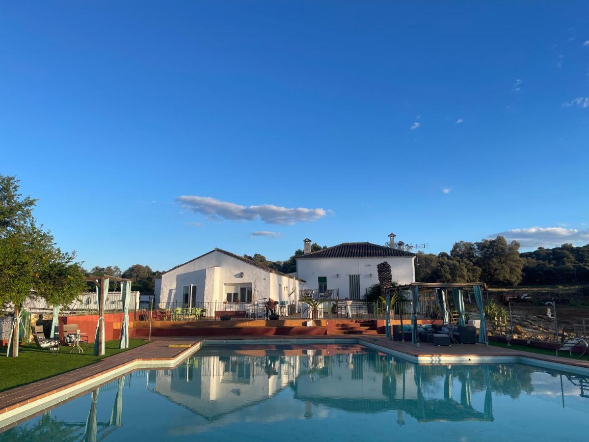 Cortijo Huerta Galindo Guest House Alanís Екстериор снимка