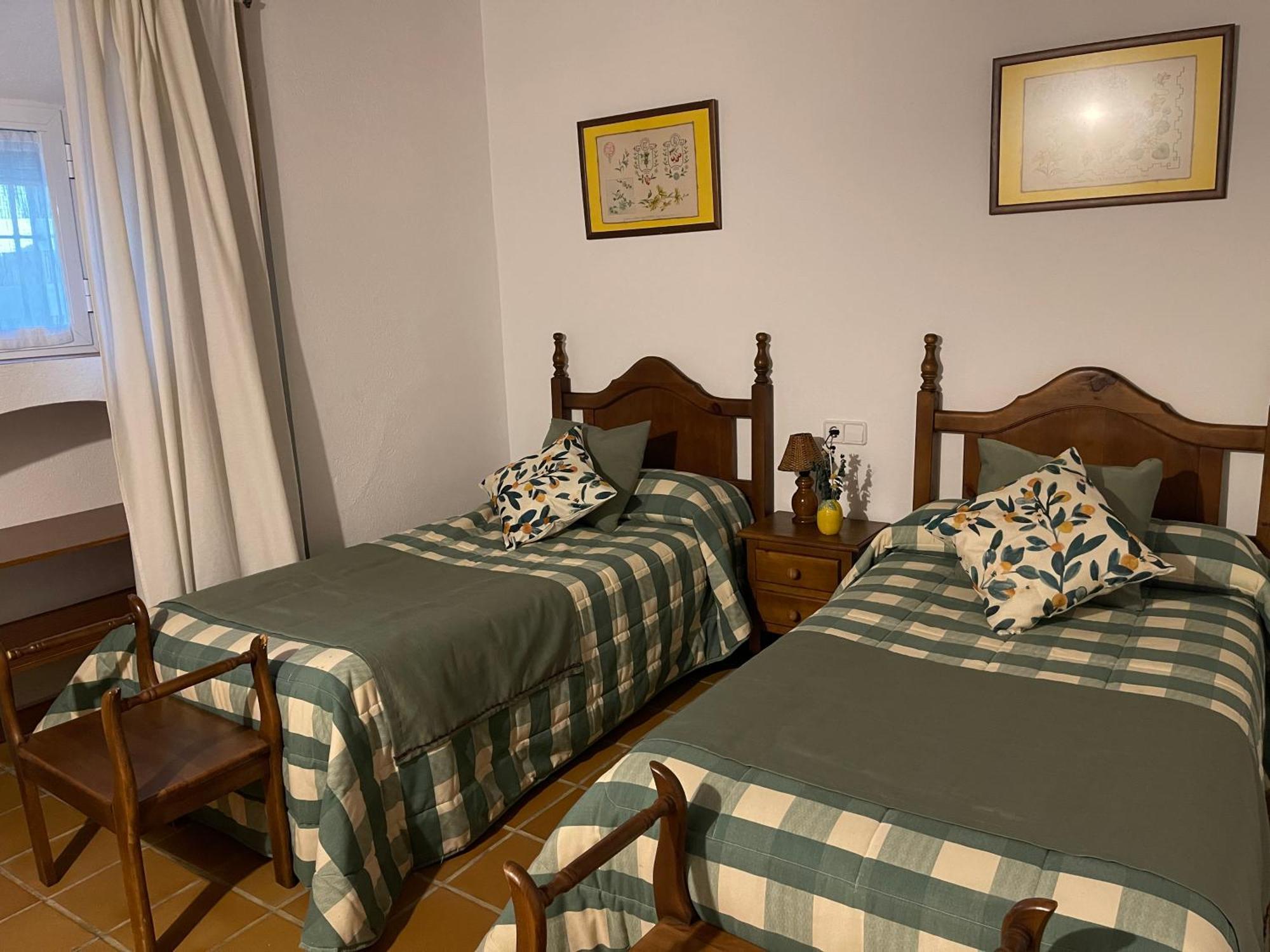 Cortijo Huerta Galindo Guest House Alanís Екстериор снимка
