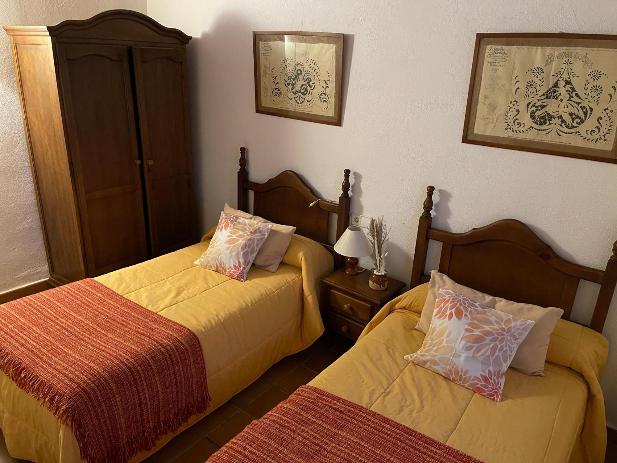 Cortijo Huerta Galindo Guest House Alanís Екстериор снимка