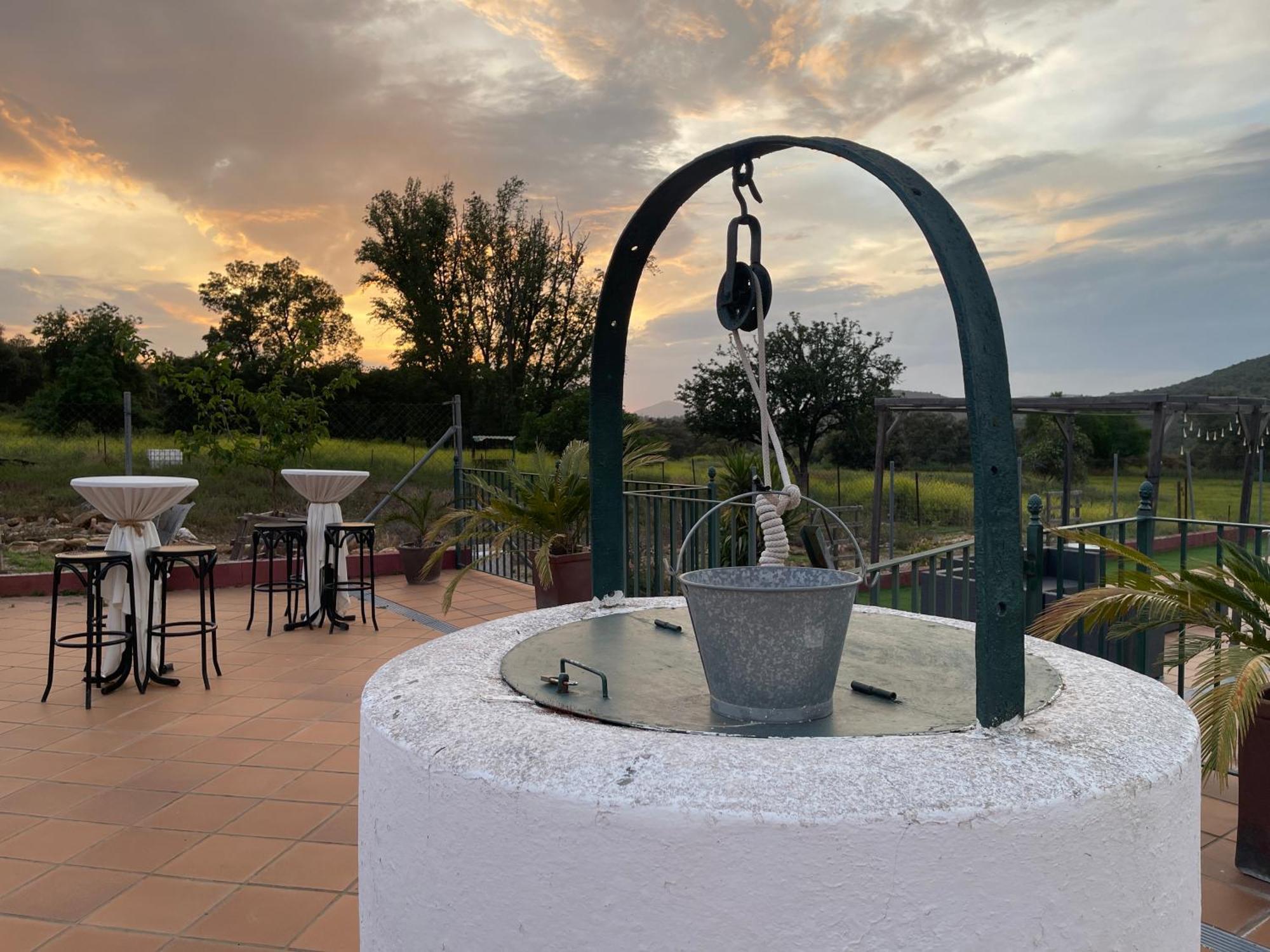 Cortijo Huerta Galindo Guest House Alanís Екстериор снимка