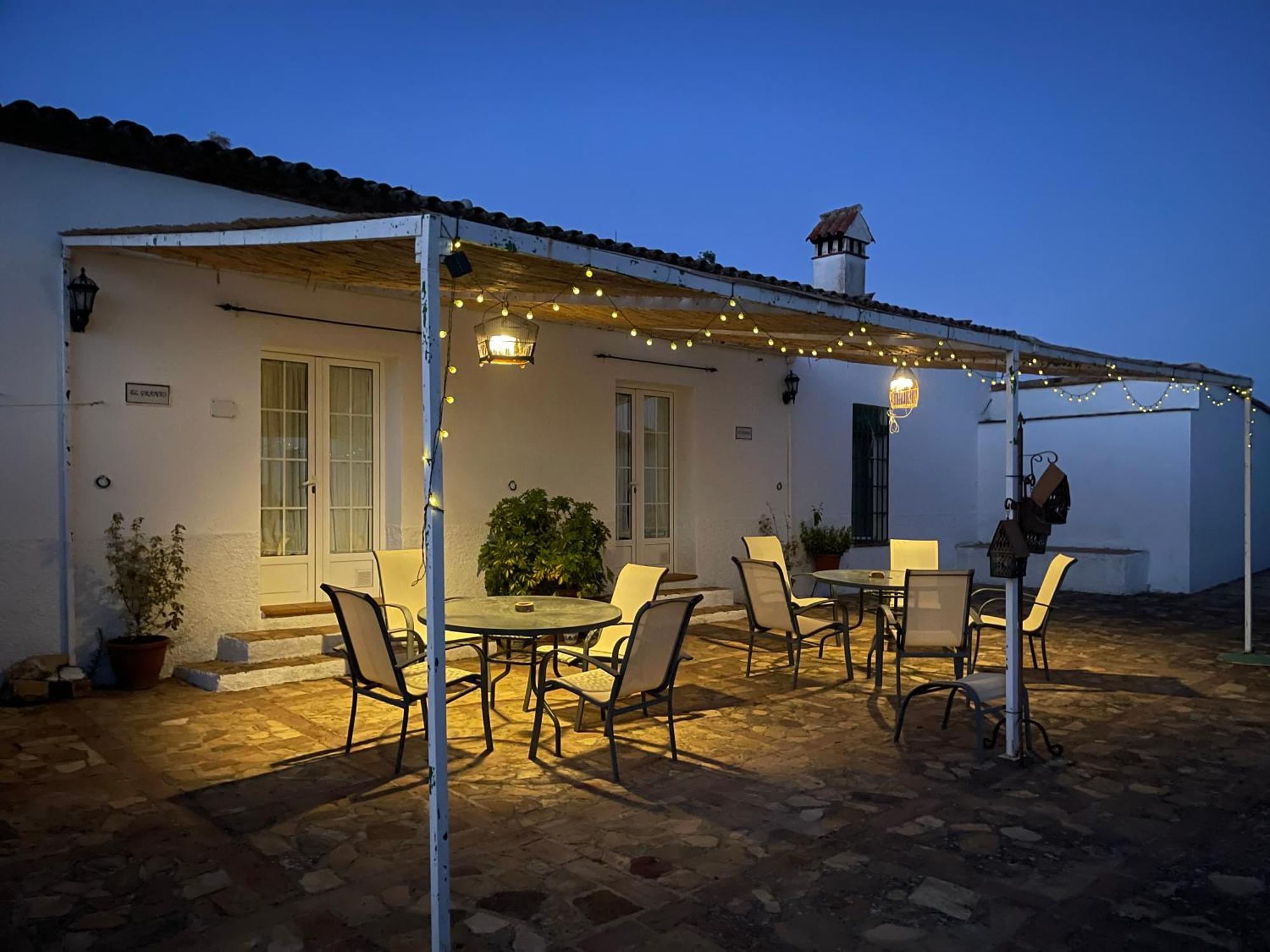 Cortijo Huerta Galindo Guest House Alanís Екстериор снимка