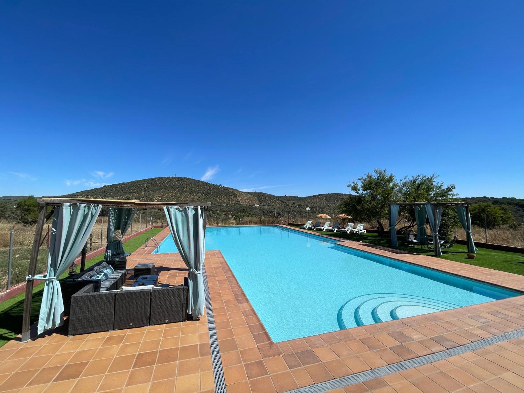Cortijo Huerta Galindo Guest House Alanís Екстериор снимка