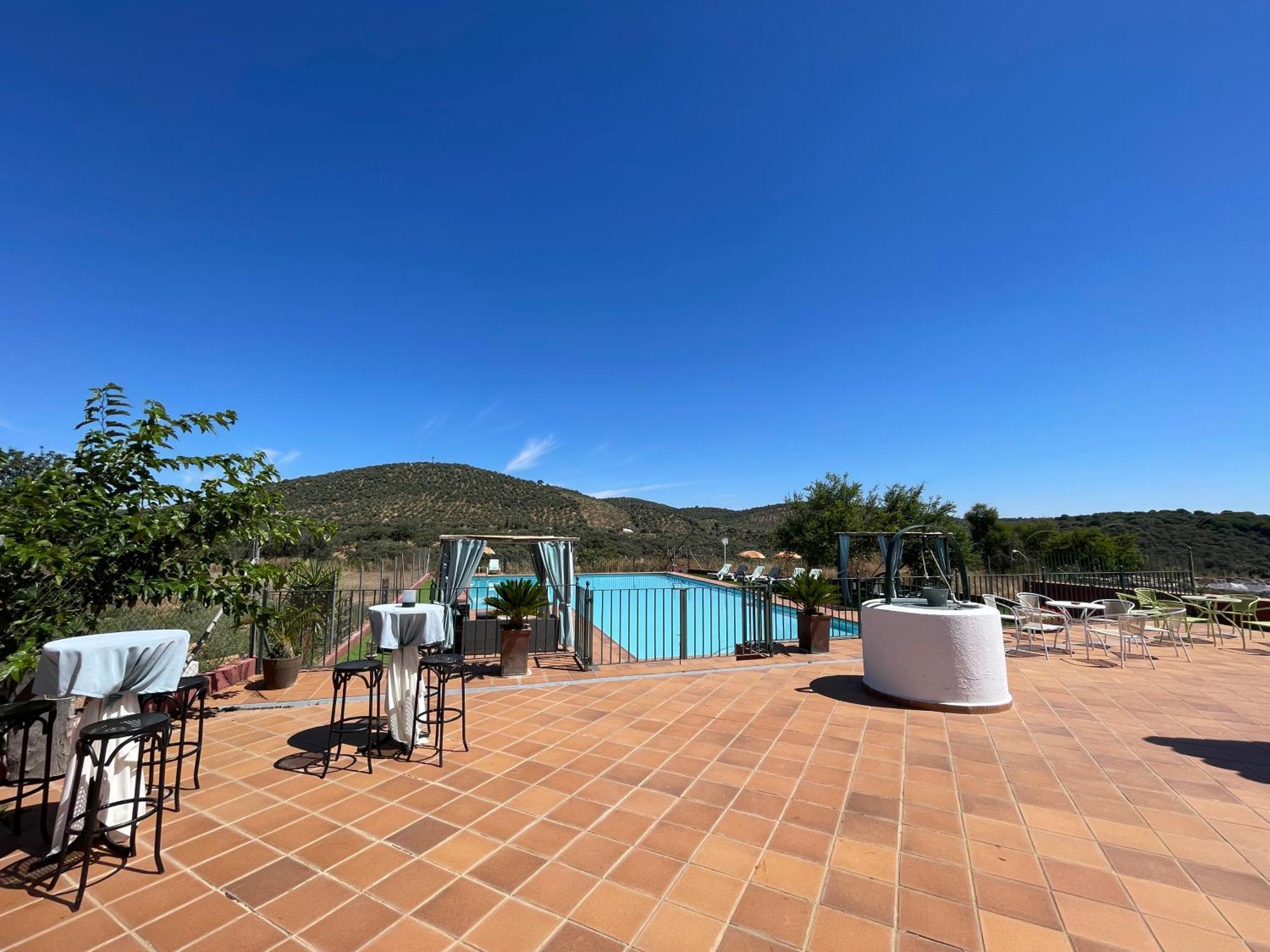 Cortijo Huerta Galindo Guest House Alanís Екстериор снимка