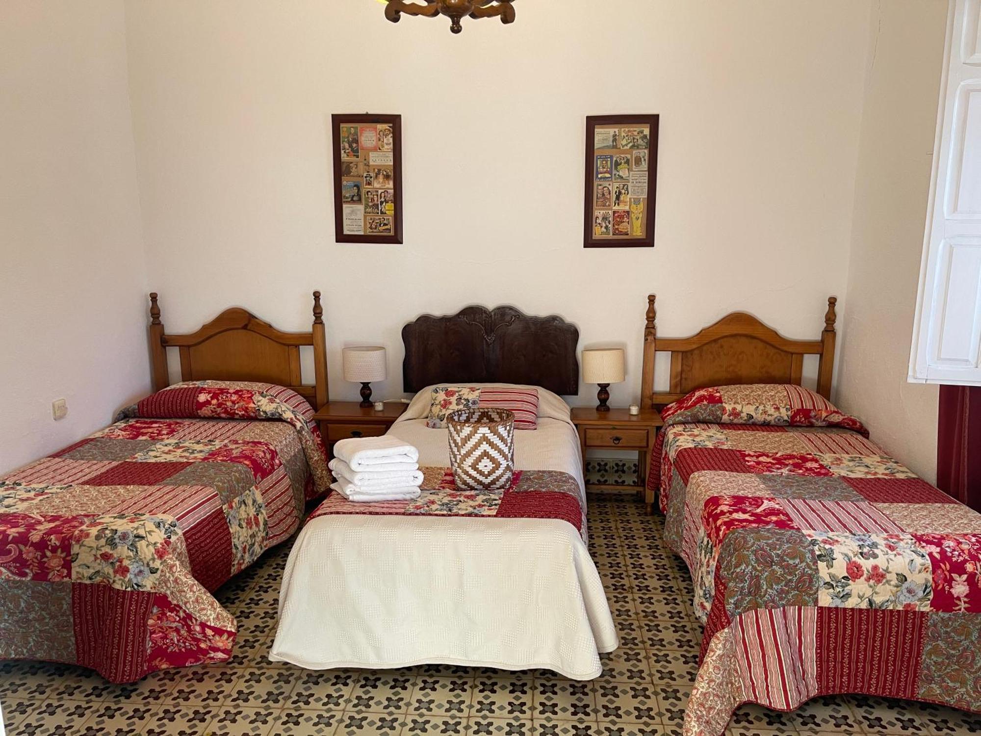 Cortijo Huerta Galindo Guest House Alanís Екстериор снимка